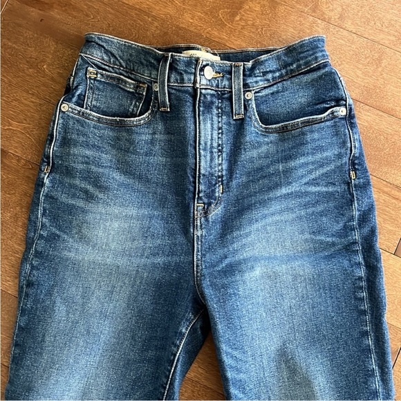 Madewell The Momjean: Comfort Stretch Edition Edition Distressed High Waist - Picture 9 of 16
